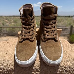 🎉Vans suede hi-top.